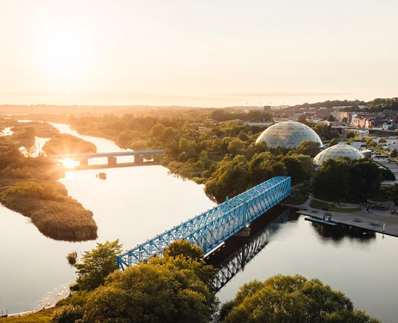 Randers fjord og den blå bro ved Randers Regnskov
