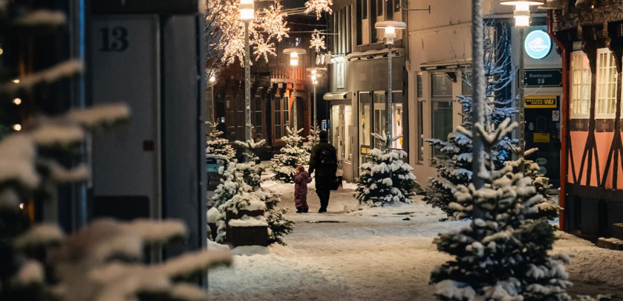 Mother and child in the street of Randers during Chirstmas